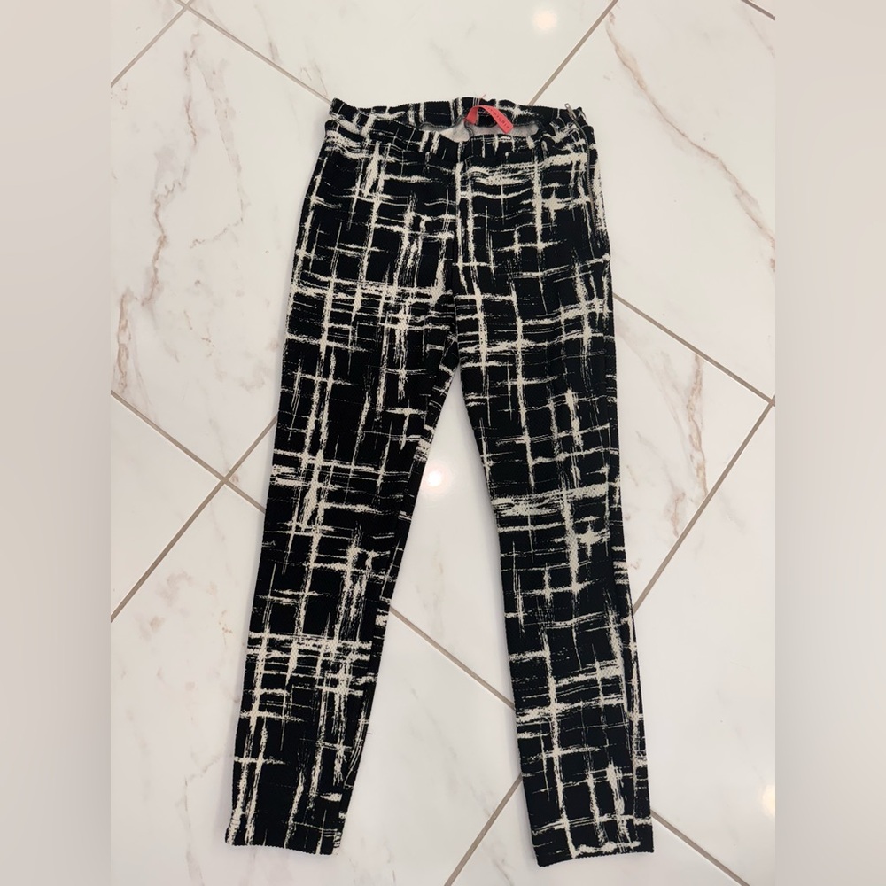 Eight Sixty Monochrome Patterned Garment